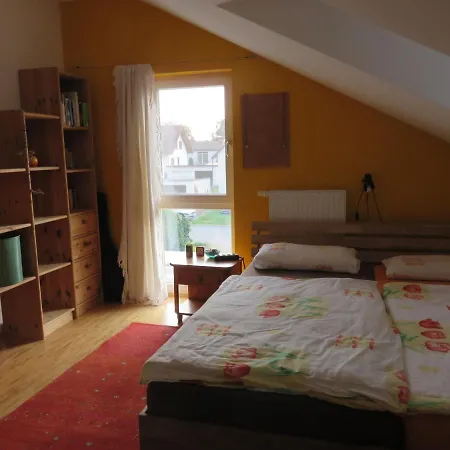 Gastezimmer Mit Bussenblick Homestay *